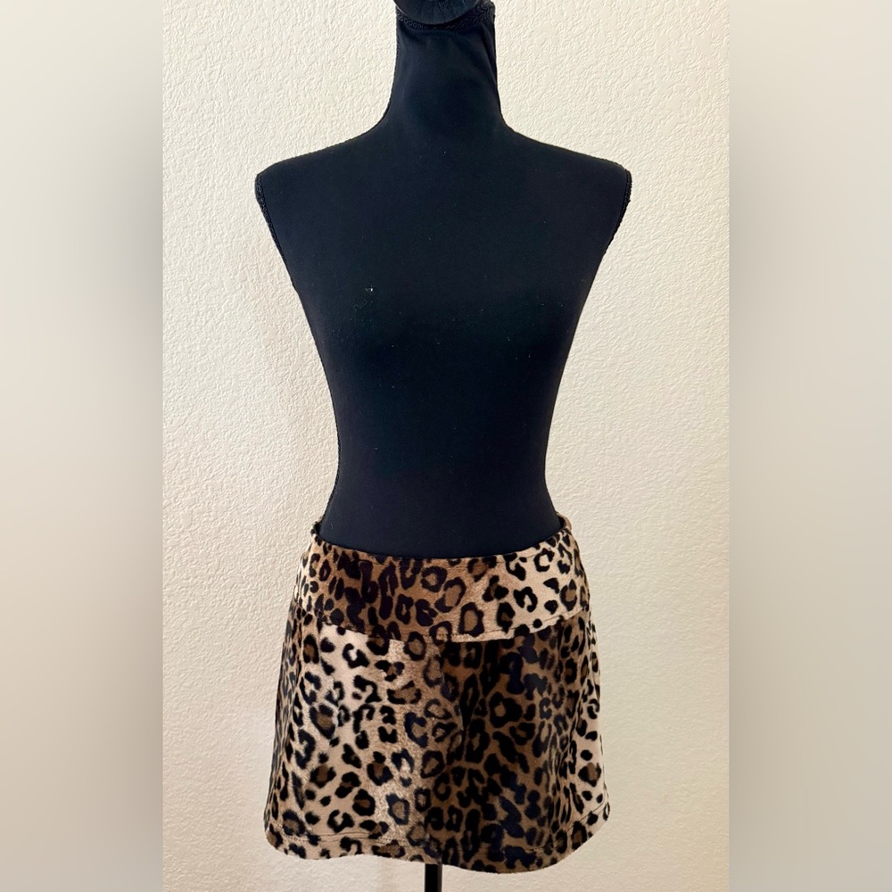 Vintage Y2K Lip Service Cheetah Animal Print Velvety Mini Skirt Size Small - Picture 2 of 10